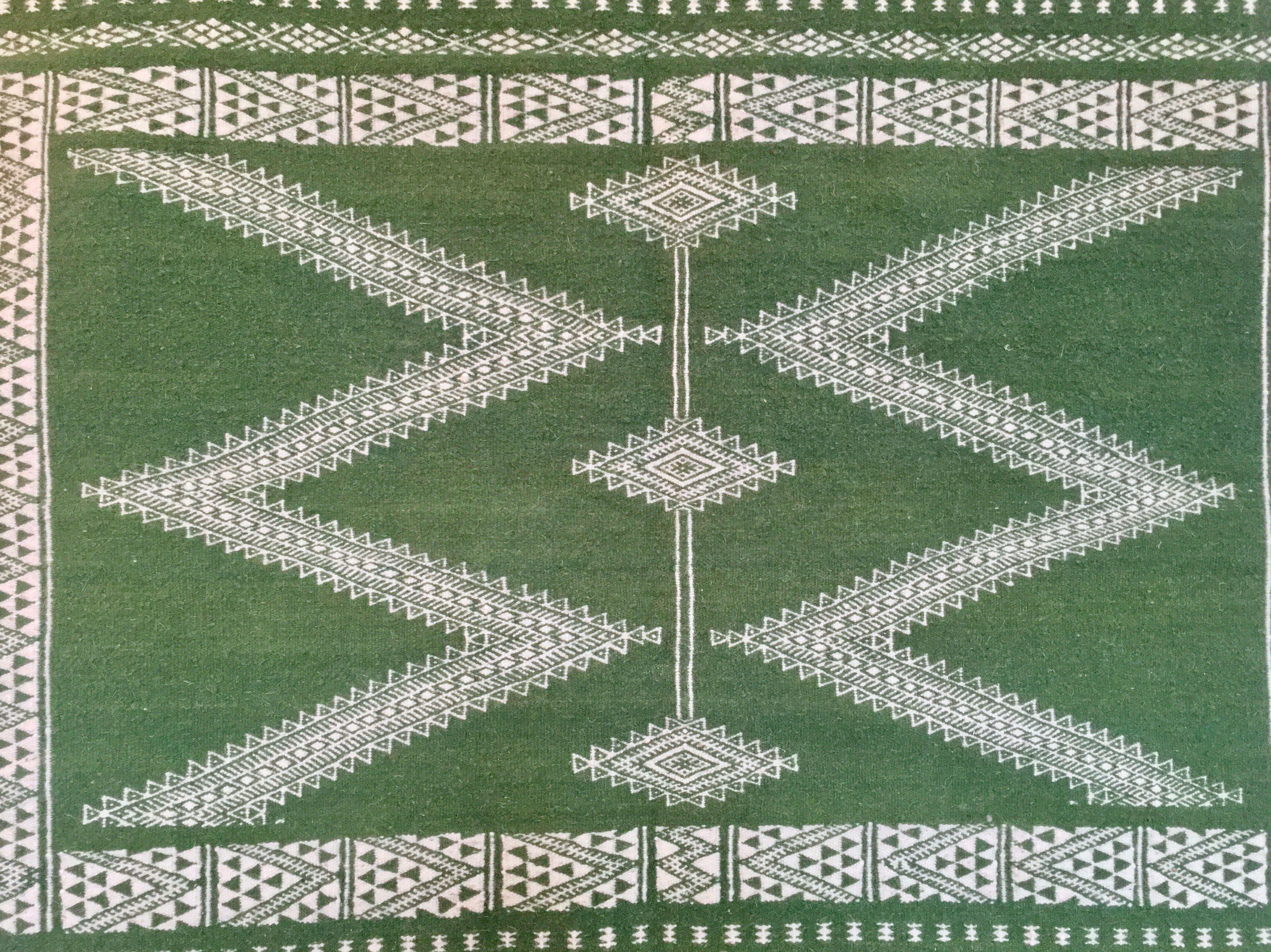 Desert Emerald Carpet